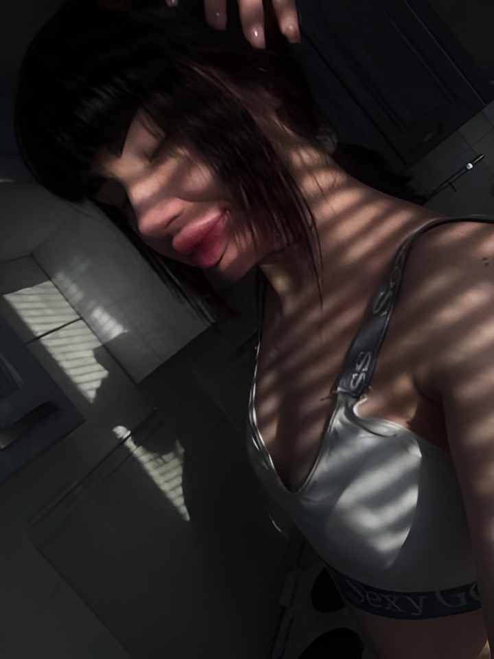 Алена привлекальеная девушка из Нефтеюганска цена от 3000 руб