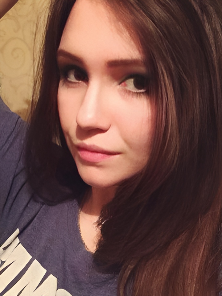 Арина привлекальеная девушка из Нефтеюганска цена от 4000 руб