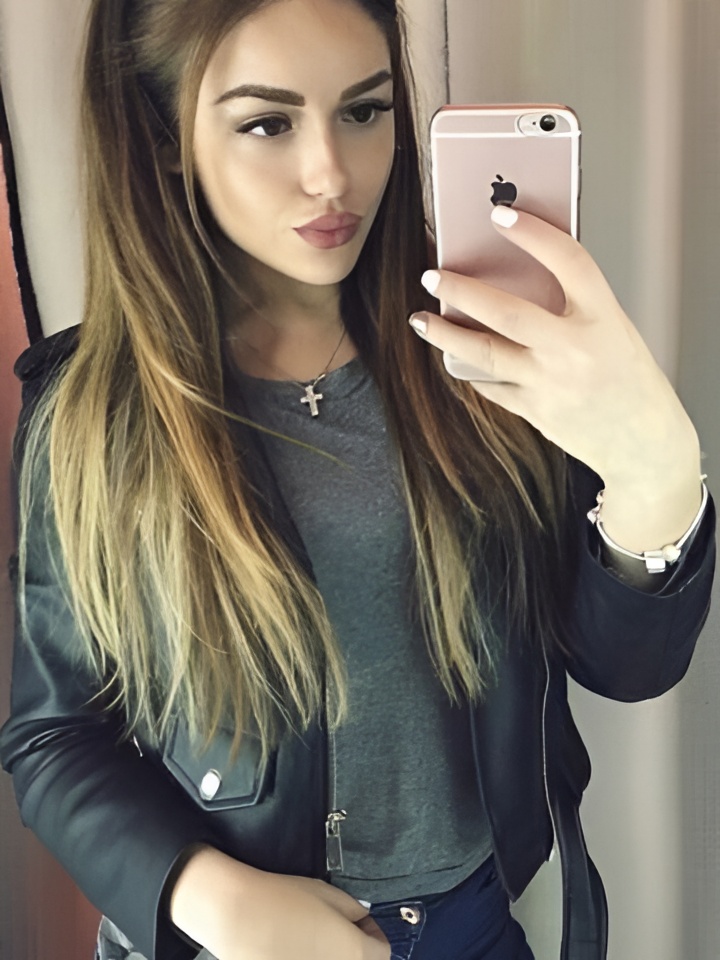 Мирослава привлекальеная девушка из Нефтеюганска цена от 10000 руб