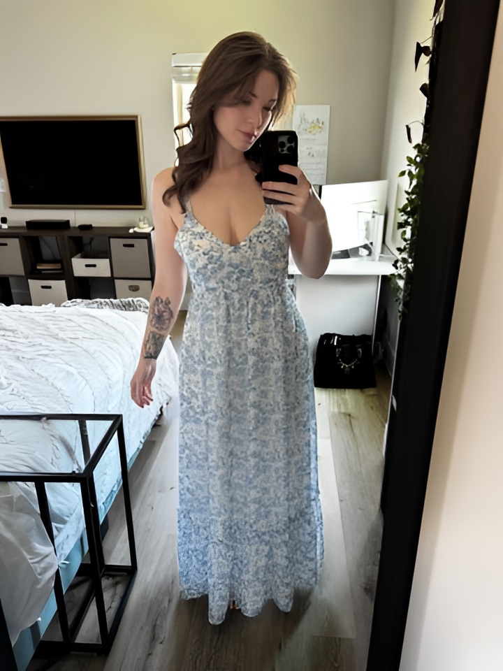 Нелли привлекальеная девушка из Нефтеюганска цена от 2500 руб