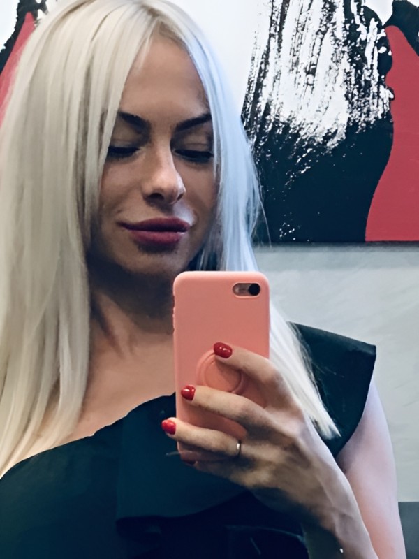 Гертруда привлекательная девушка из Нефтеюганска цена от 10000 руб