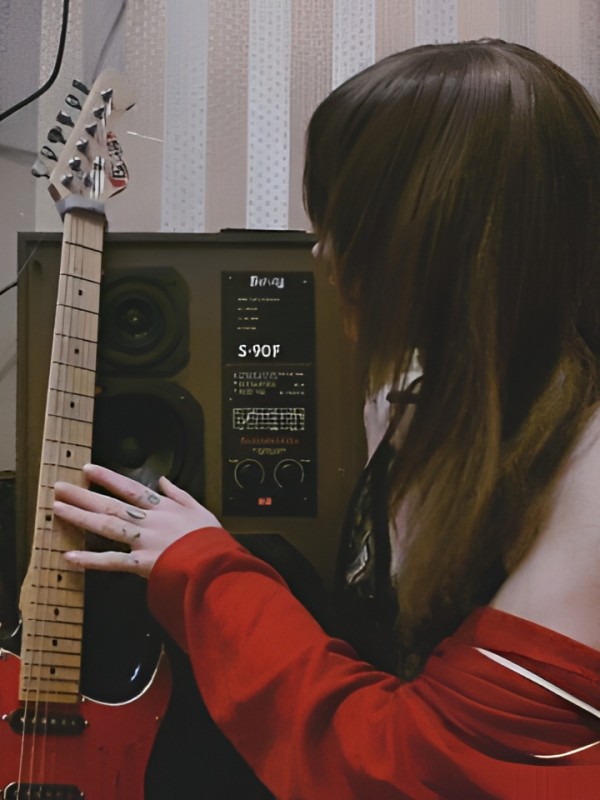 Софа привлекательная девушка из Нефтеюганска цена от 5000 руб