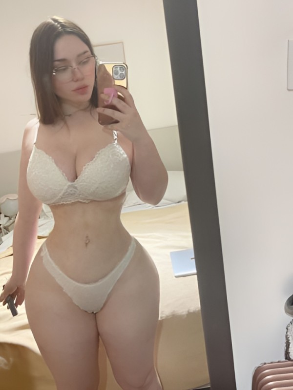 Стефания привлекательная девушка из Нефтеюганска цена от 5000 руб