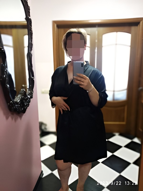 Ульяна привлекательная девушка из Нефтеюганска цена от 10000 руб