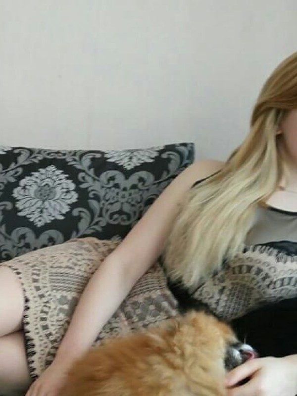 Карина привлекательная девушка из Нефтеюганска цена от 3500 руб