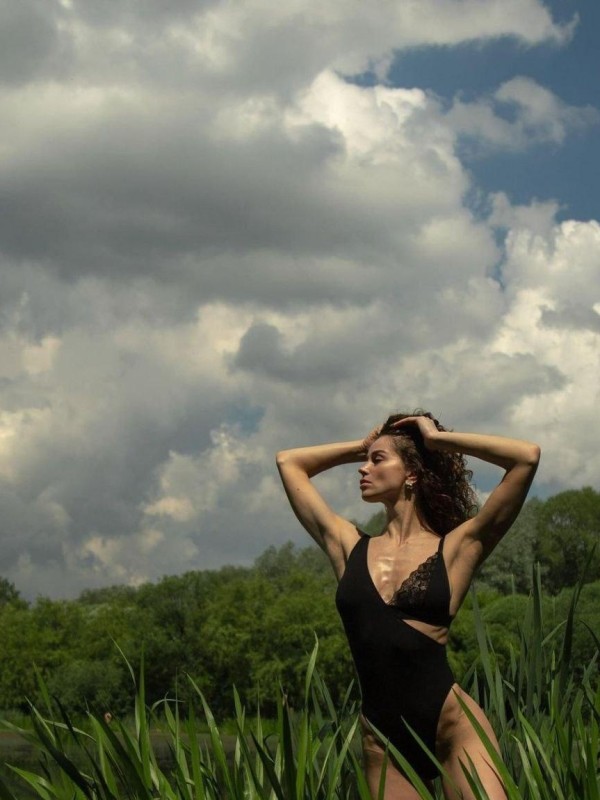 Стелла привлекательная девушка из Нефтеюганска цена от 4000 руб